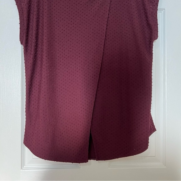 Aritzia Wilfred Burgundy Short Cap Sleeve Textured Blouse Open Cross Back - Sz L - Picture 8 of 16